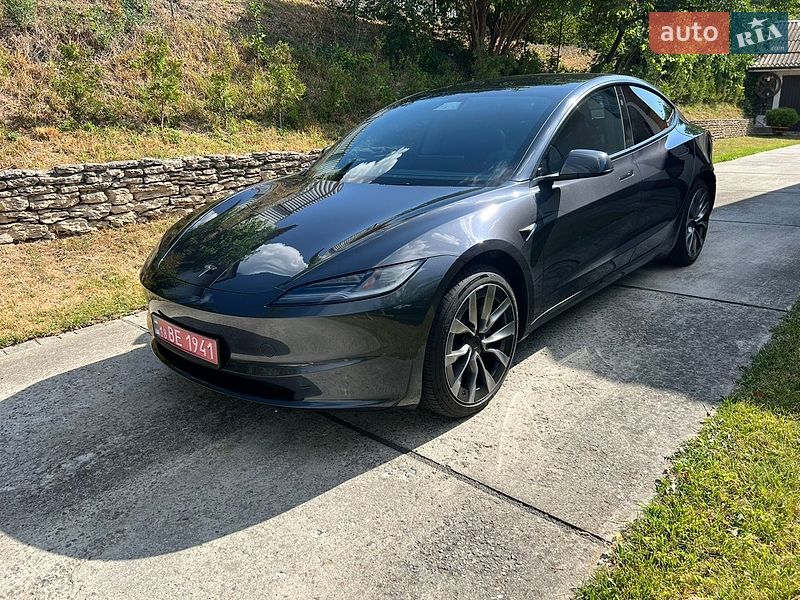 Седан Tesla Model 3 2024 в Рівному