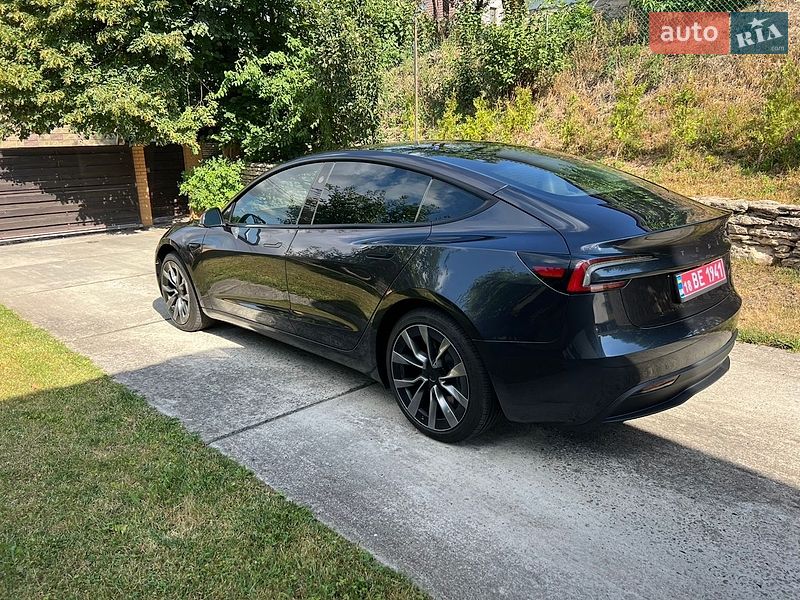 Седан Tesla Model 3 2024 в Рівному