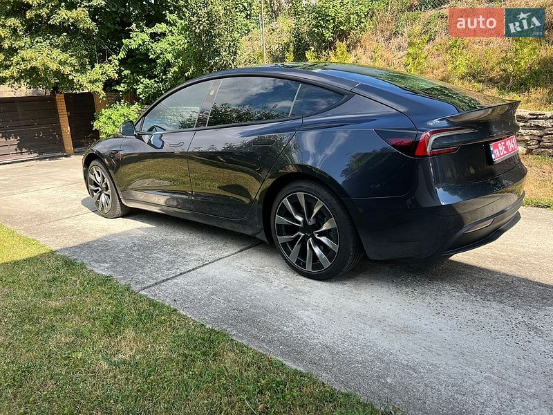 Седан Tesla Model 3 2024 в Рівному