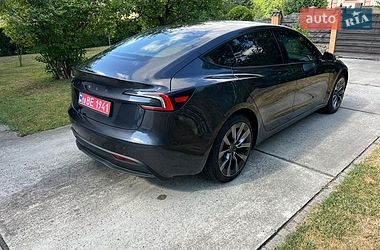 Седан Tesla Model 3 2024 в Ровно