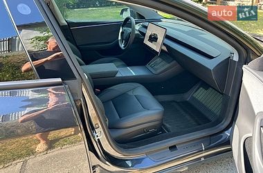 Седан Tesla Model 3 2024 в Рівному