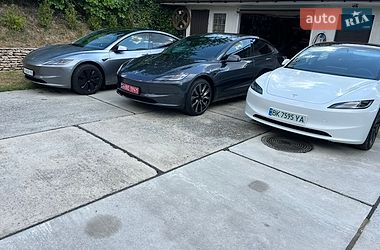 Седан Tesla Model 3 2024 в Рівному