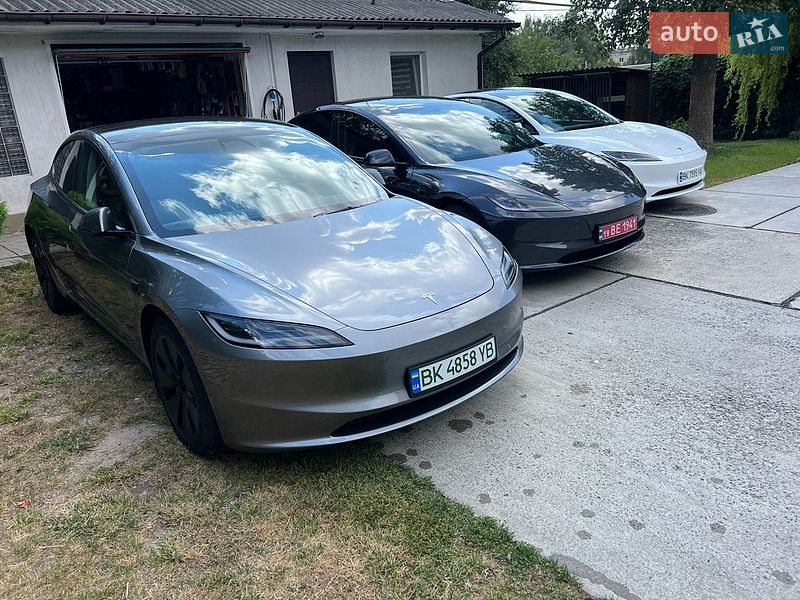 Седан Tesla Model 3 2024 в Рівному
