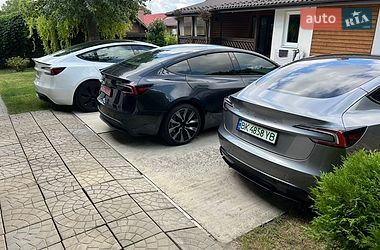 Седан Tesla Model 3 2024 в Рівному