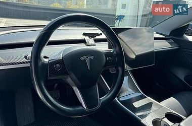 Седан Tesla Model 3 2019 в Киеве