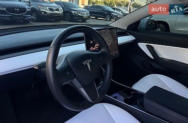Седан Tesla Model 3 2019 в Ивано-Франковске
