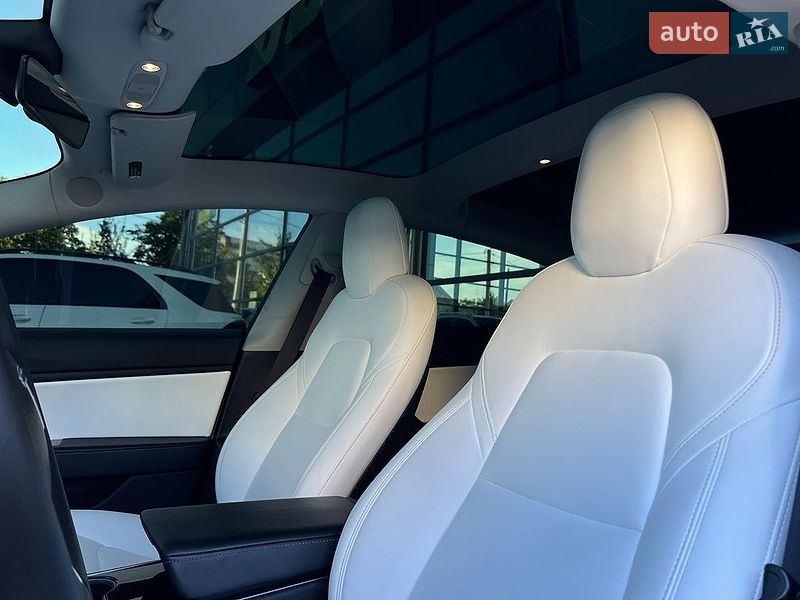 Седан Tesla Model 3 2019 в Ивано-Франковске