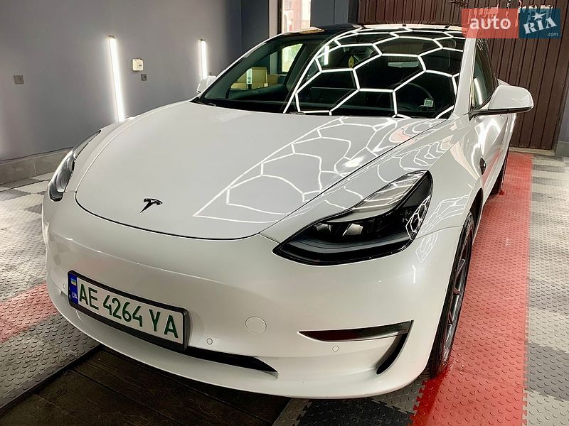 Седан Tesla Model 3 2021 в Кам'янському фото 10 Седан Tesla Model 3 2021 в Кам'янському