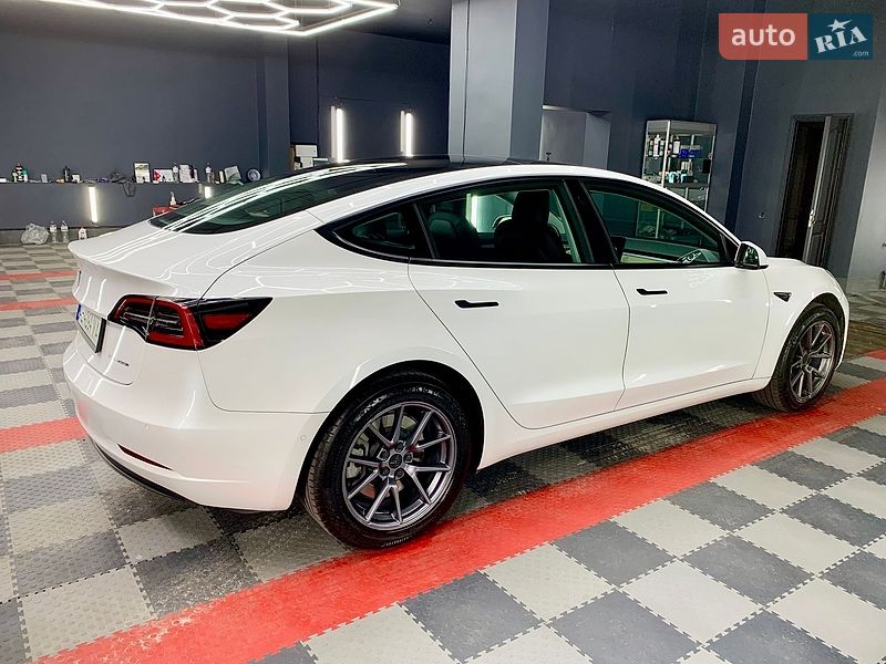 Седан Tesla Model 3 2021 в Кам'янському фото 15 Седан Tesla Model 3 2021 в Кам'янському