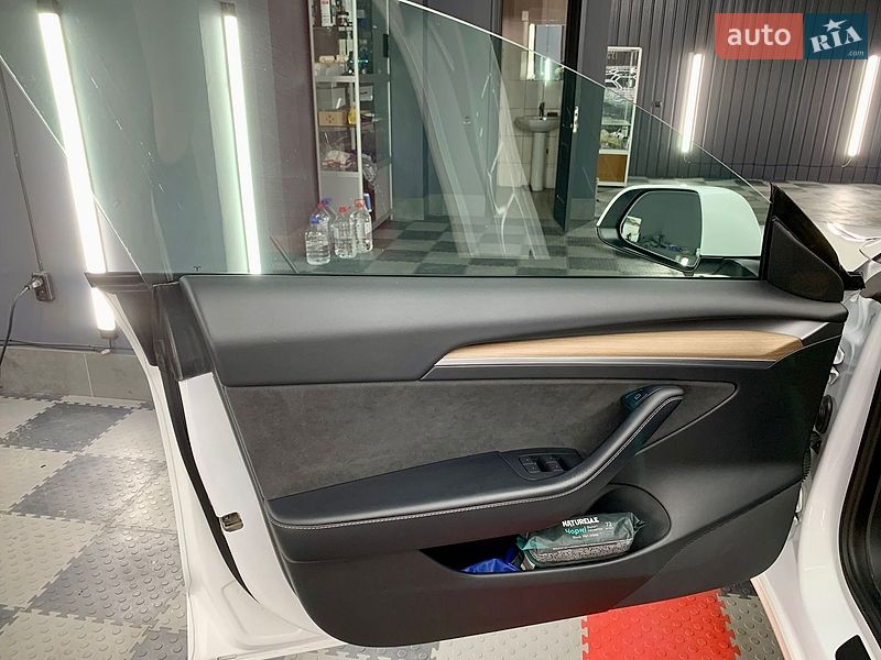 Седан Tesla Model 3 2021 в Кам'янському фото 18 Седан Tesla Model 3 2021 в Кам'янському