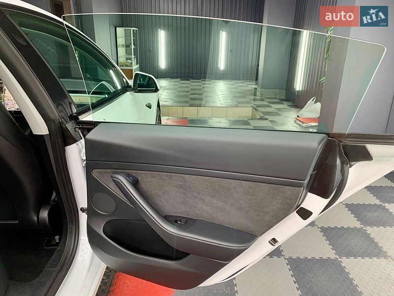 Седан Tesla Model 3 2021 в Кам'янському фото 24 Седан Tesla Model 3 2021 в Кам'янському
