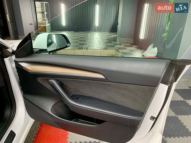 Седан Tesla Model 3 2021 в Кам'янському фото 30 Седан Tesla Model 3 2021 в Кам'янському