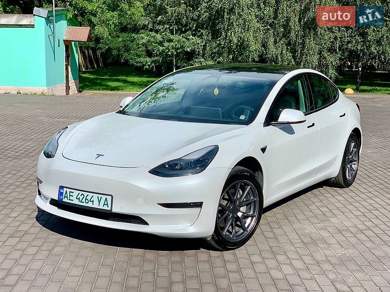 Седан Tesla Model 3 2021 в Кам'янському фото 38 Седан Tesla Model 3 2021 в Кам'янському