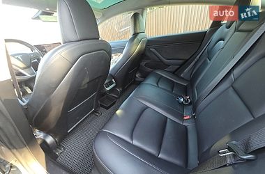 Седан Tesla Model 3 2019 в Одесі