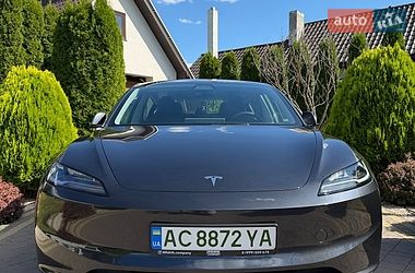 Седан Tesla Model 3 2024 в Луцке