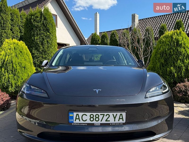 Седан Tesla Model 3 2024 в Луцке фото Седан Tesla Model 3 2024 в Луцке