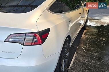 Седан Tesla Model 3 2020 в Луцьку