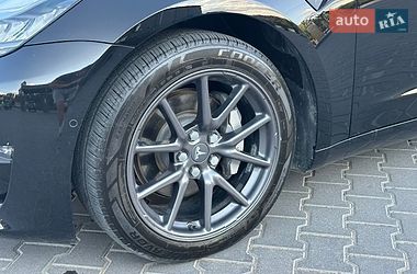 Седан Tesla Model 3 2019 в Тернополе