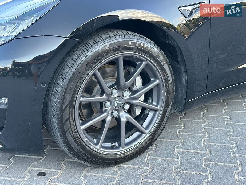 Седан Tesla Model 3 2019 в Тернополе