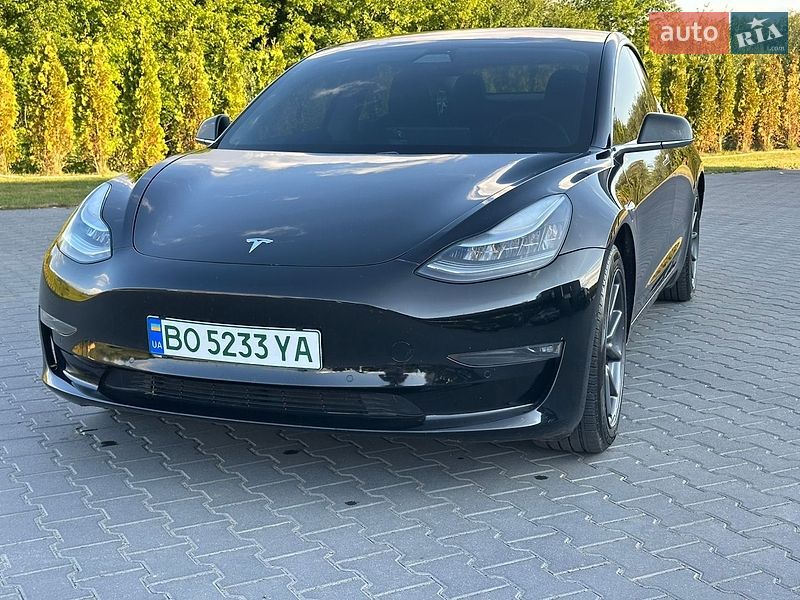 Седан Tesla Model 3 2019 в Тернополе