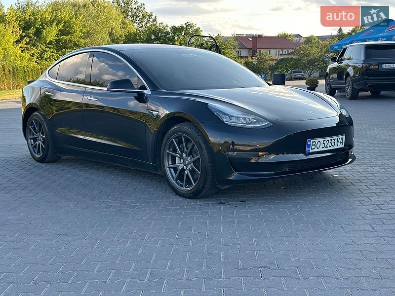 Седан Tesla Model 3 2019 в Тернополе