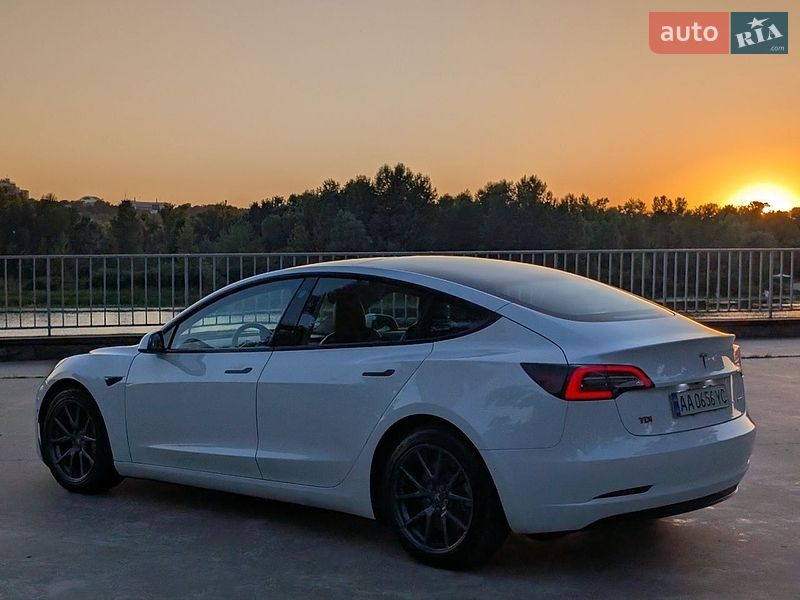 Tesla Model 3 2022