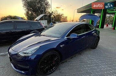 Седан Tesla Model 3 2020 в Києві