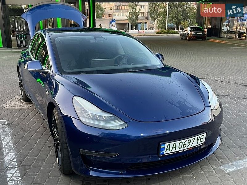 Седан Tesla Model 3 2020 в Києві фото Седан Tesla Model 3 2020 в Києві