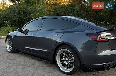 Седан Tesla Model 3 2019 в Кременчуці
