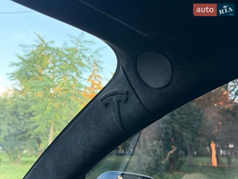 Седан Tesla Model 3 2019 в Кременчуці