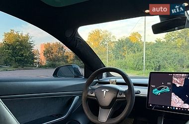 Седан Tesla Model 3 2019 в Кременчуці