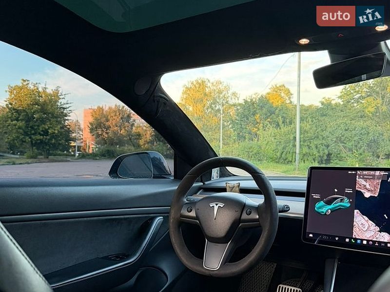 Седан Tesla Model 3 2019 в Кременчуці