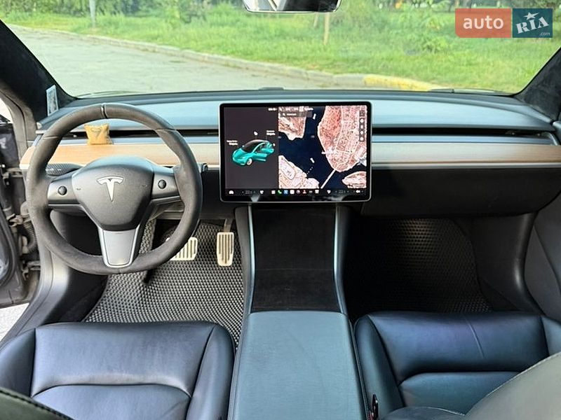 Седан Tesla Model 3 2019 в Кременчуці