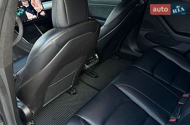 Седан Tesla Model 3 2019 в Кременчуці