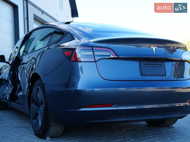 Седан Tesla Model 3 2024 в Дрогобичі