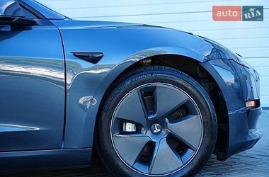 Седан Tesla Model 3 2024 в Дрогобичі