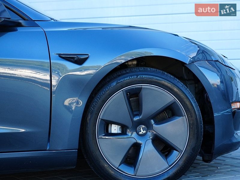 Седан Tesla Model 3 2024 в Дрогобичі
