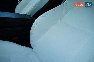 Седан Tesla Model 3 2024 в Дрогобичі