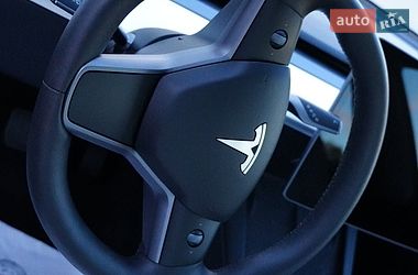 Седан Tesla Model 3 2024 в Дрогобичі