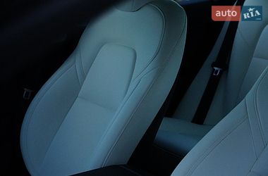 Седан Tesla Model 3 2024 в Дрогобичі
