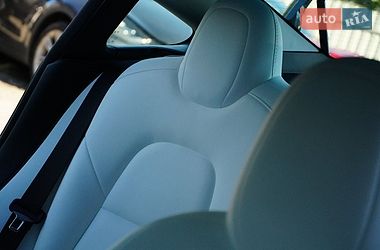 Седан Tesla Model 3 2024 в Дрогобичі