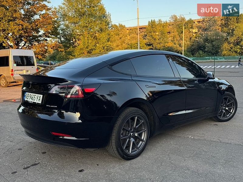 Седан Tesla Model 3 2021 в Киеве