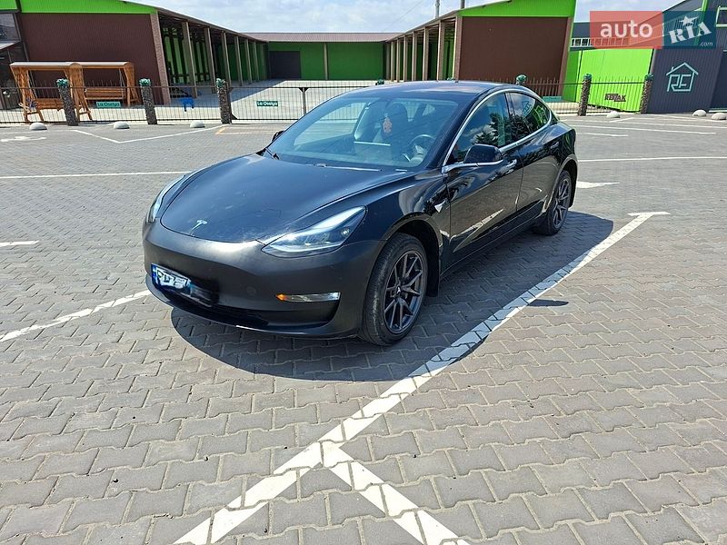 Седан Tesla Model 3 2019 в Вознесенську