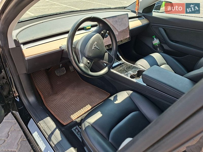 Седан Tesla Model 3 2019 в Вознесенске