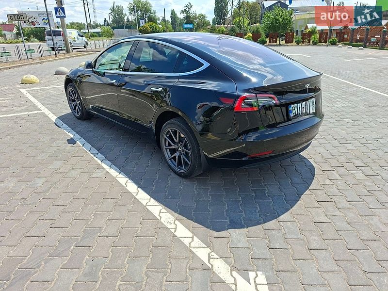 Седан Tesla Model 3 2019 в Вознесенську