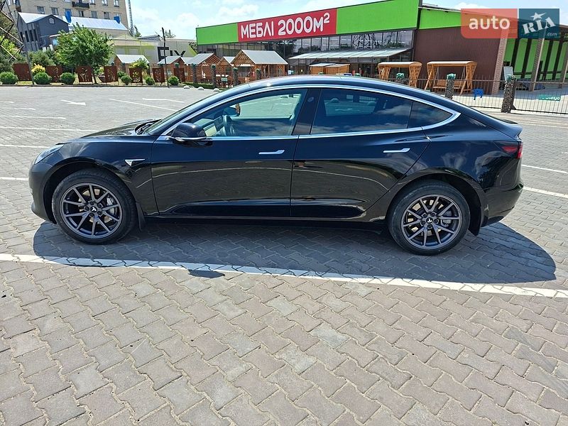 Седан Tesla Model 3 2019 в Вознесенську