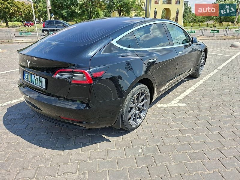 Седан Tesla Model 3 2019 в Вознесенську