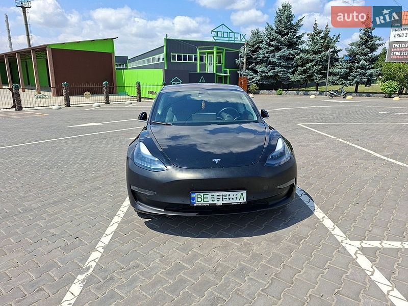Седан Tesla Model 3 2019 в Вознесенську