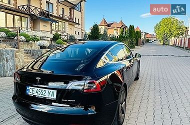 Седан Tesla Model 3 2019 в Черновцах