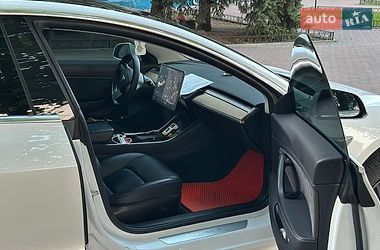 Седан Tesla Model 3 2019 в Сумах